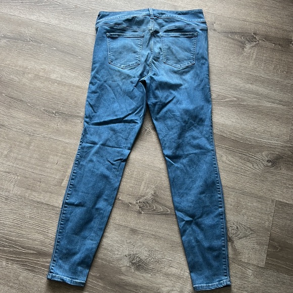 Torrid super soft really blue Jeggings. - Picture 4 of 9